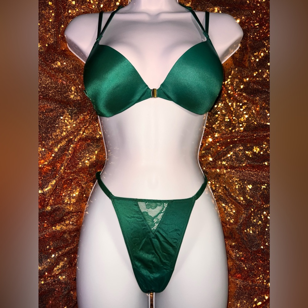 Victoria’s Secret Green 2pc set 34B panties size (M)